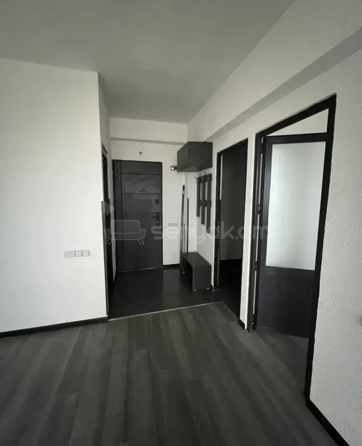 2 Սենյականոց Բնակարան Քարե Շենքում, 34քմ, 2/8 հարկ, Դիզայներական Վերանորոգված