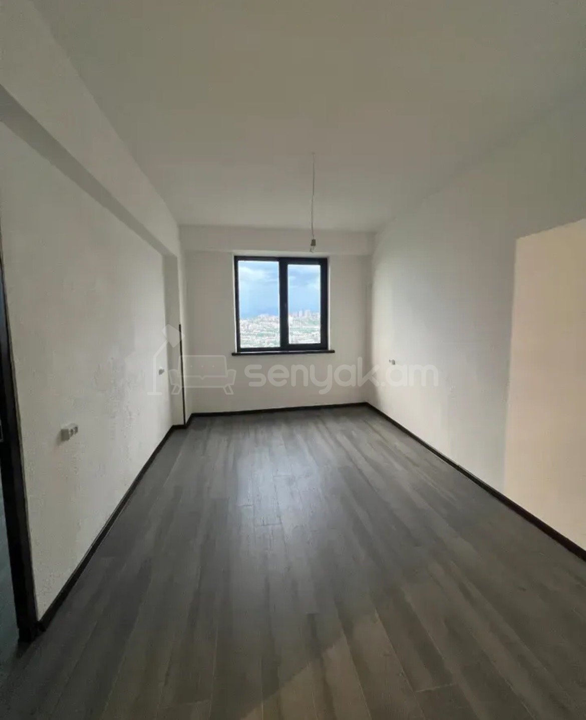 2 Սենյականոց Բնակարան Քարե Շենքում, 34քմ, 2/8 հարկ, Դիզայներական Վերանորոգված