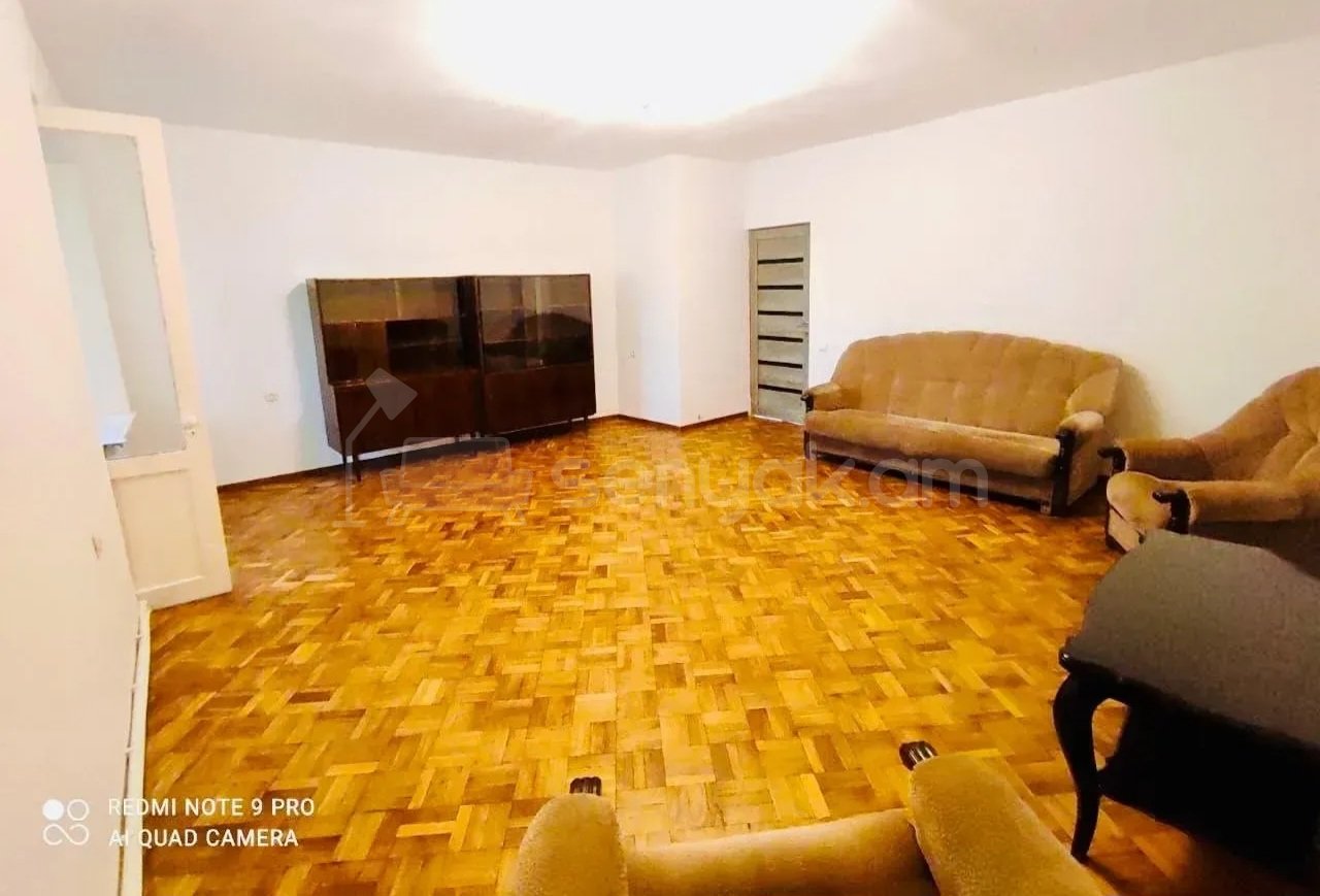 4 Սենյականոց Բնակարան Քարե Շենքում, 100քմ, 4/5 հարկ, Կապիտալ Վերանորոգված, Կահավորված