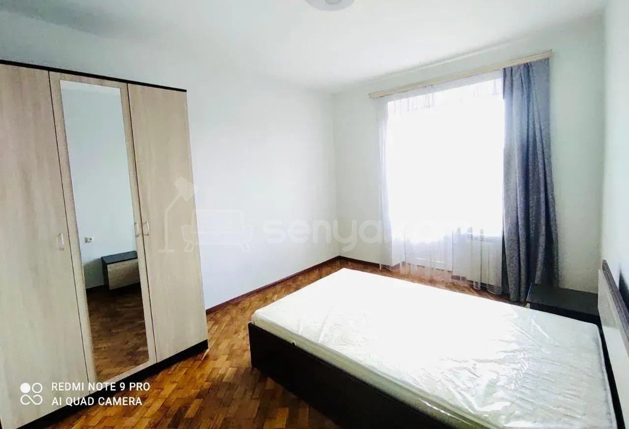 4 Սենյականոց Բնակարան Քարե Շենքում, 100քմ, 4/5 հարկ, Կապիտալ Վերանորոգված, Կահավորված