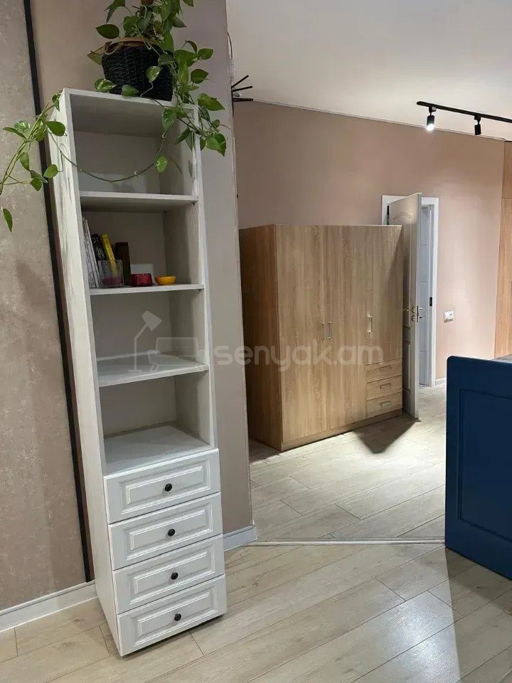 3 Սենյականոց Բնակարան Նորակառույցում, 75քմ, 3/5 հարկ, Դիզայներական Վերանորոգված