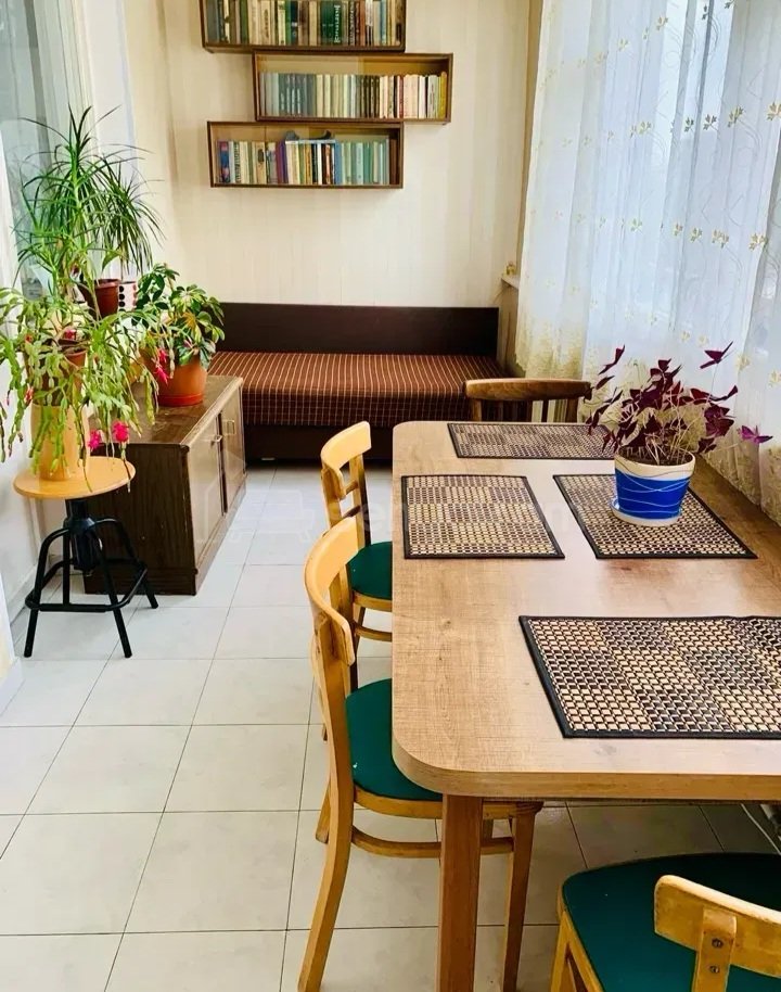 3 Սենյականոց Բնակարան Քարե Շենքում, 87քմ, 6/9 հարկ, Կապիտալ Վերանորոգված, Կահավորված