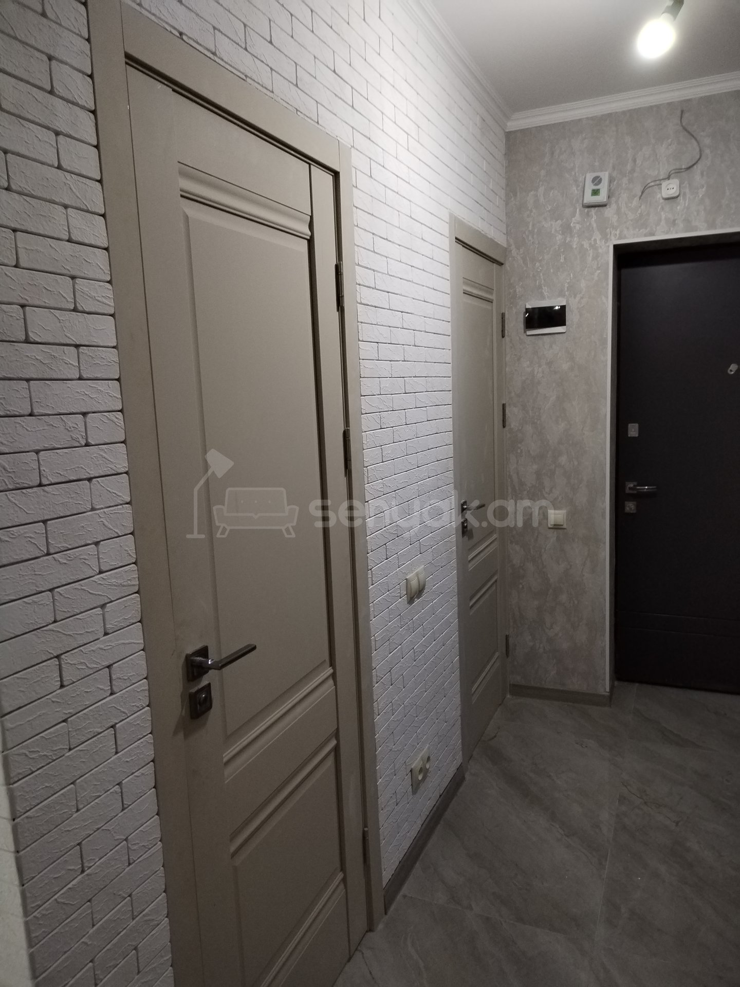 2 Սենյականոց Բնակարան Քարե Շենքում, 60քմ, 2/5 հարկ, Կապիտալ Վերանորոգված, Մասամբ Կահավորված, Արևկող
