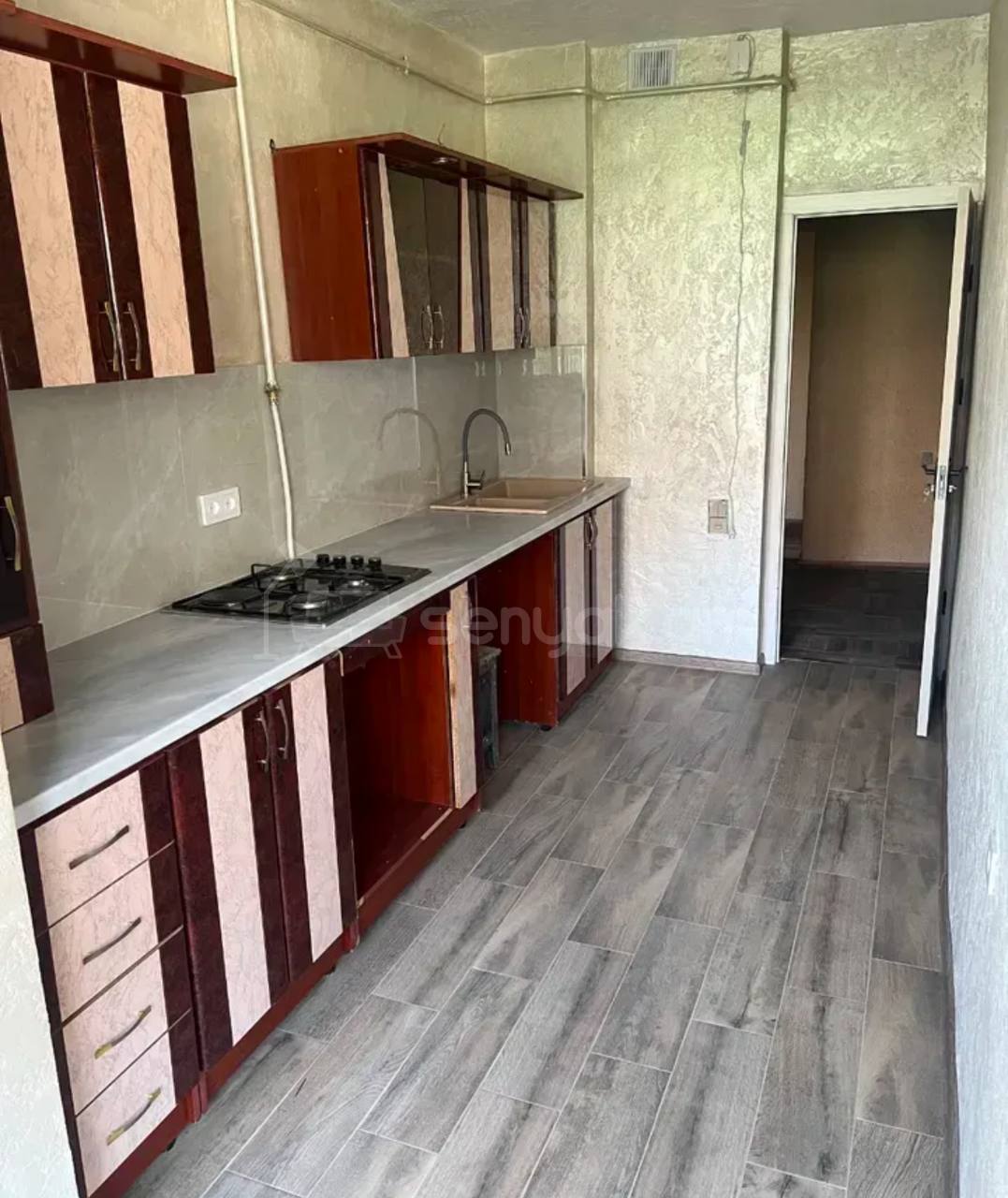4 Սենյականոց Բնակարան, 105քմ, 2/9 հարկ, Կոսմետիկ Վերանորոգված, Կահավորված