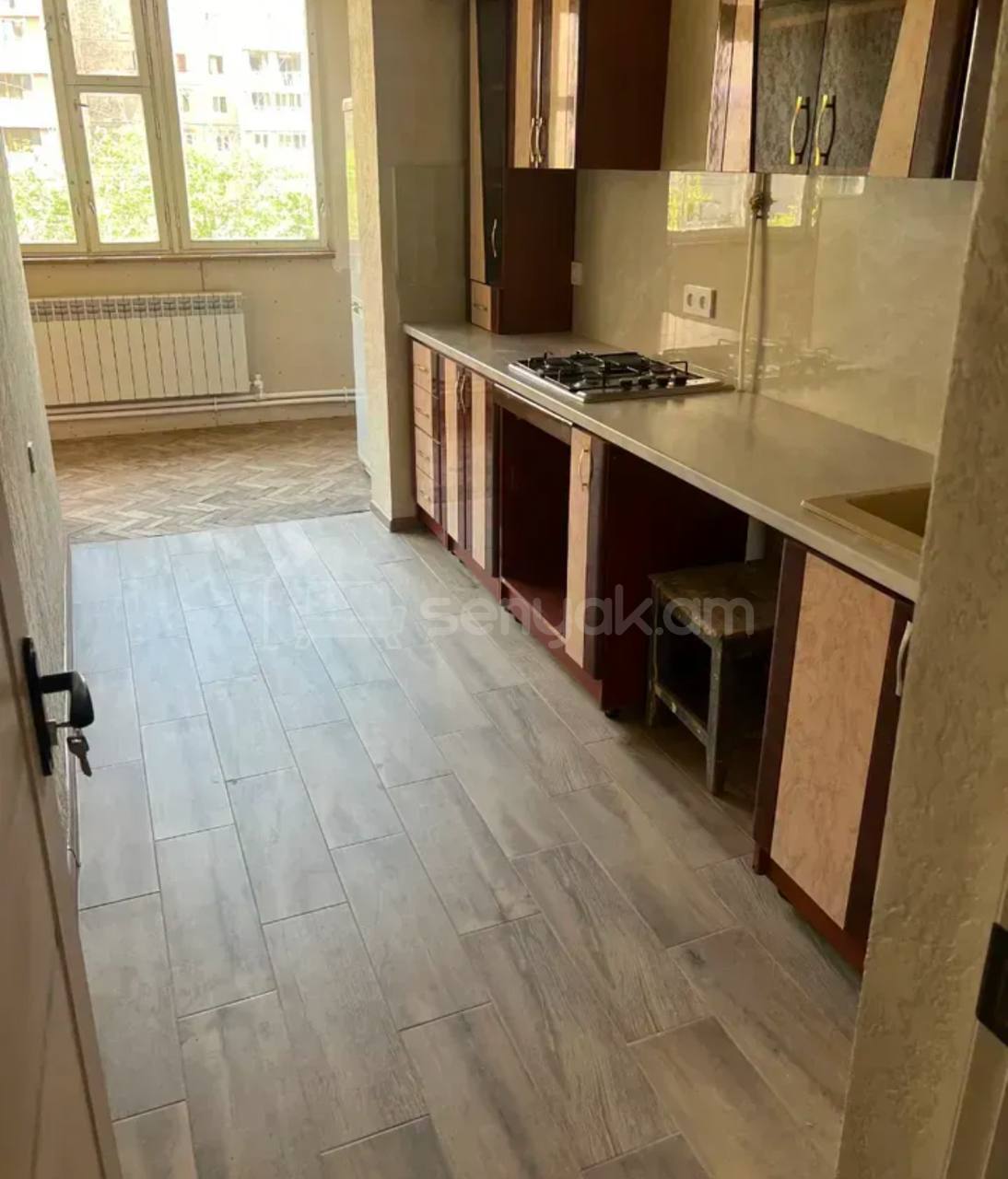 4 Սենյականոց Բնակարան, 105քմ, 2/9 հարկ, Կոսմետիկ Վերանորոգված, Կահավորված