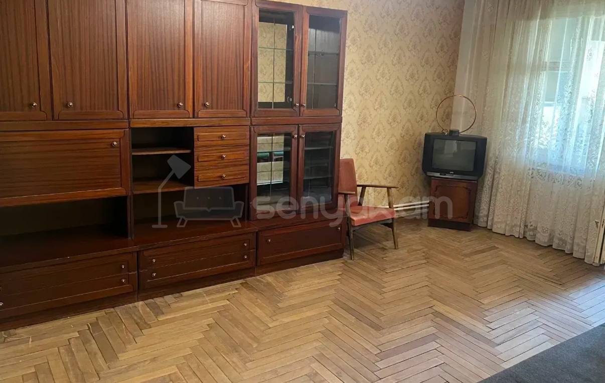 4 Սենյականոց Բնակարան, 105քմ, 2/9 հարկ, Կոսմետիկ Վերանորոգված, Կահավորված