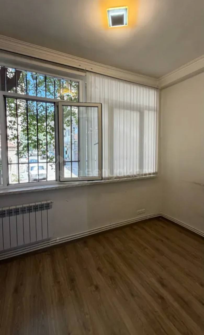 Օֆիսային Տարածք, 42քմ, Կապիտալ Վերանորոգված