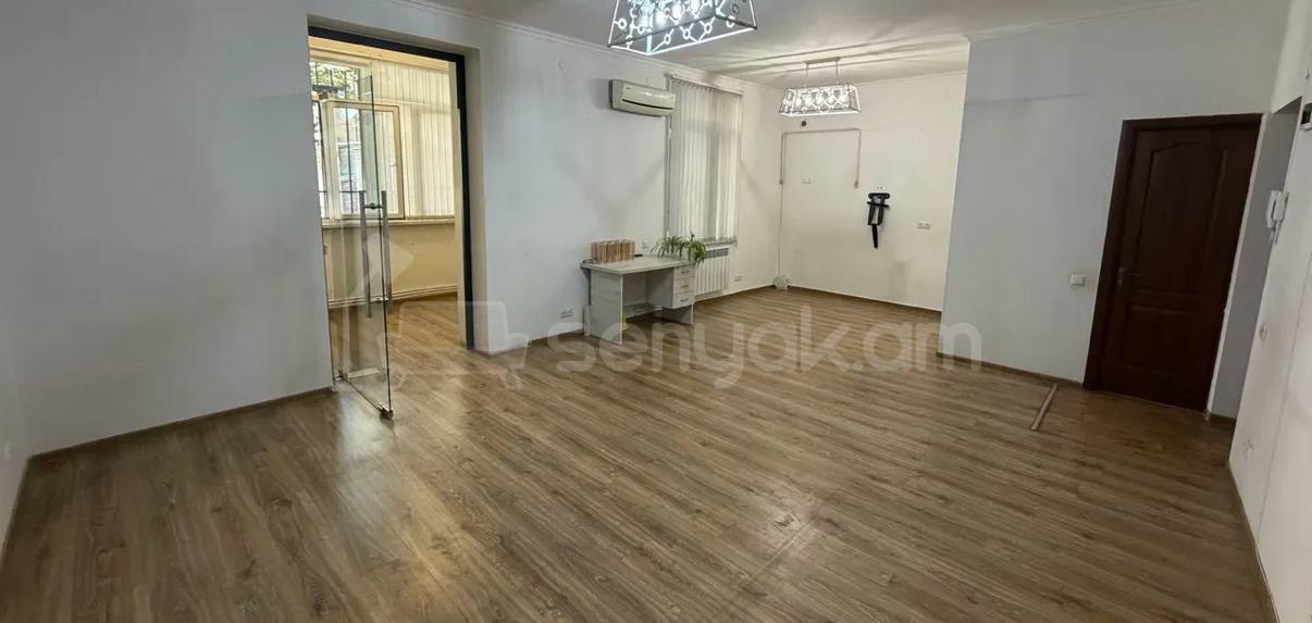 Օֆիսային Տարածք, 42քմ, Կապիտալ Վերանորոգված