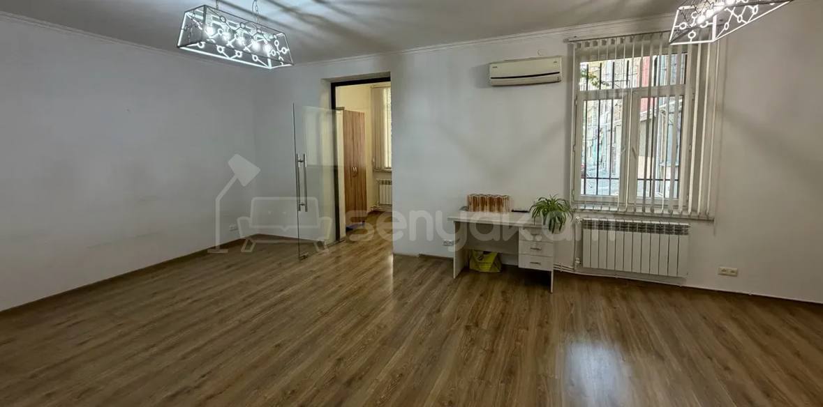 Օֆիսային Տարածք, 42քմ, Կապիտալ Վերանորոգված