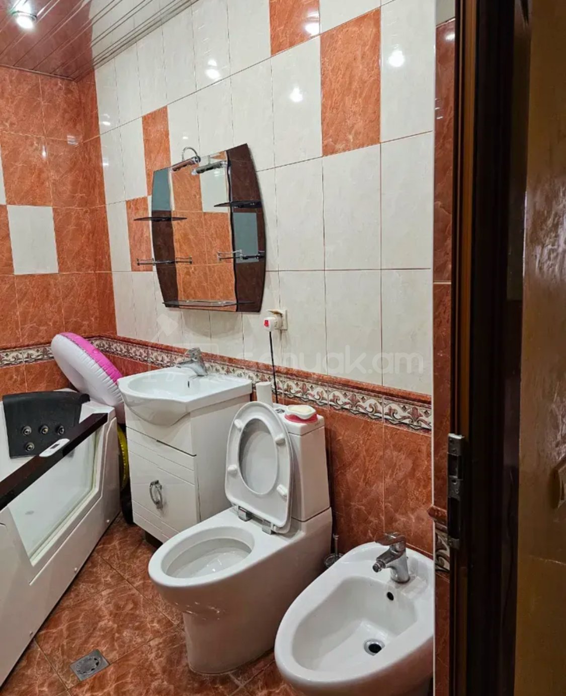 2 Սենյականոց Բնակարան Քարե Շենքում, 82քմ, 4/4 հարկ, Դիզայներական Վերանորոգված, Կահավորված, Արևկող