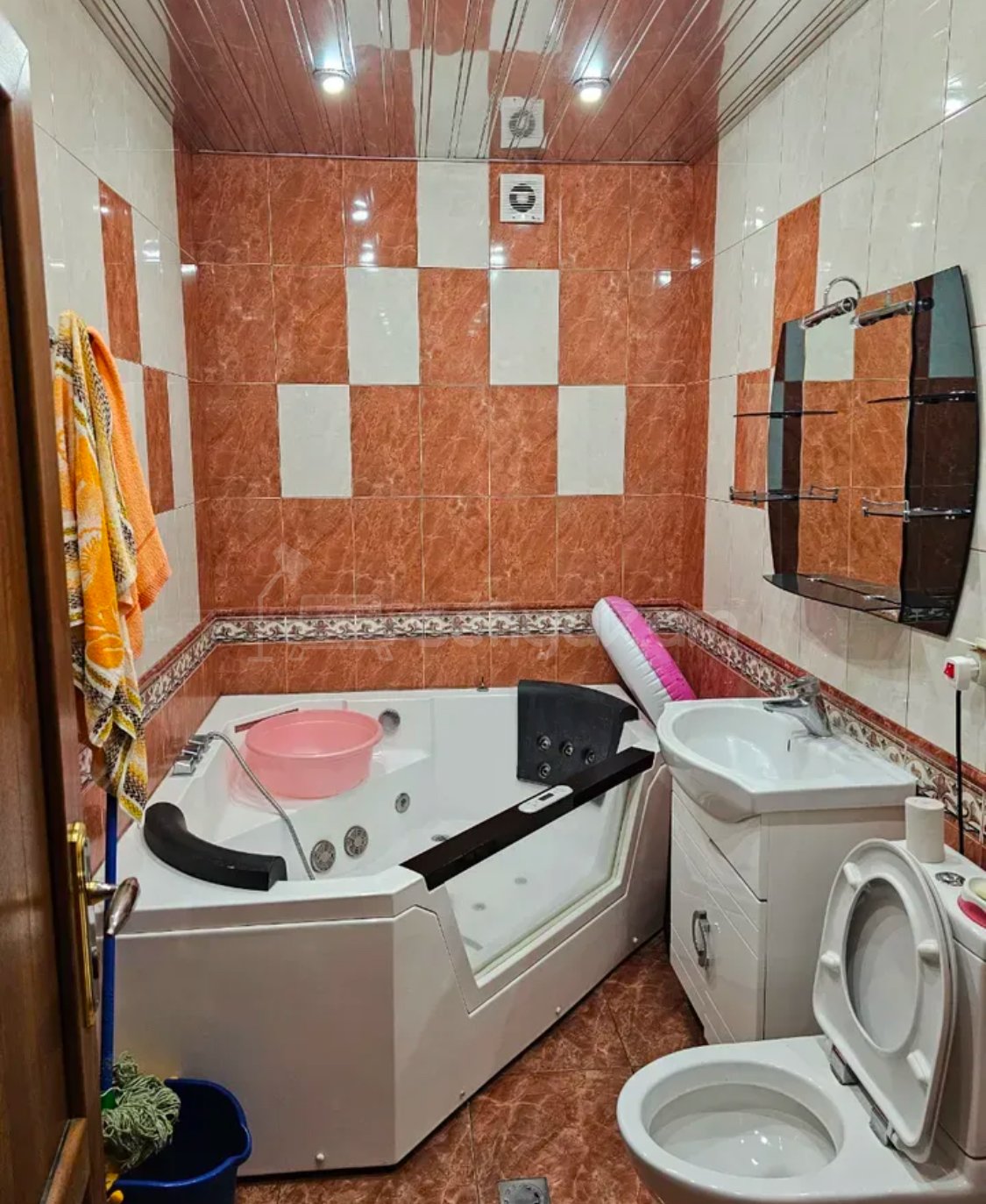 2 Սենյականոց Բնակարան Քարե Շենքում, 82քմ, 4/4 հարկ, Դիզայներական Վերանորոգված, Կահավորված, Արևկող