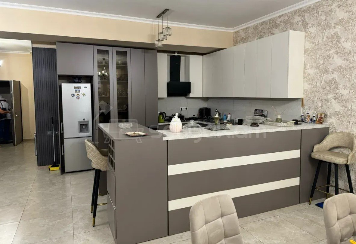 3 Սենյականոց Բնակարան Նորակառույցում, 133քմ, 7/13 հարկ, Կապիտալ Վերանորոգված