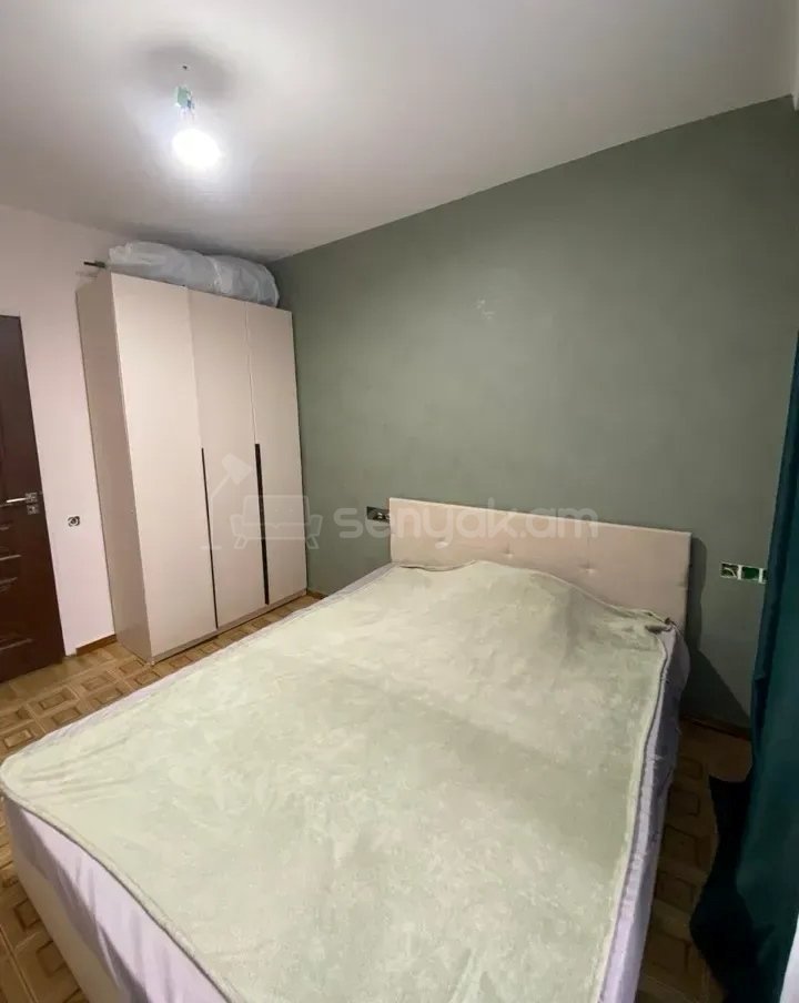 4 Սենյականոց Բնակարան Քարե Շենքում, 81քմ, 3/5 հարկ, Կապիտալ Վերանորոգված