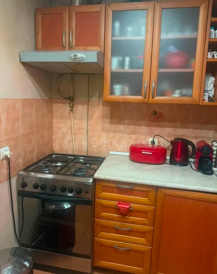 3 Սենյականոց Բնակարան Քարե Շենքում, 76քմ, 3/5 հարկ, Կապիտալ Վերանորոգված