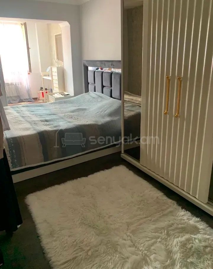 3 Սենյականոց Բնակարան Քարե Շենքում, 76քմ, 3/5 հարկ, Կապիտալ Վերանորոգված