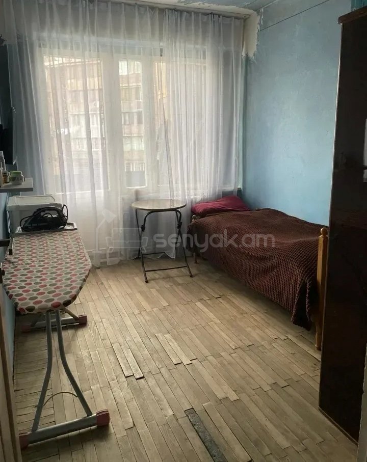 3 Սենյականոց Բնակարան Քարե Շենքում, 76քմ, 4/5 հարկ, Կապիտալ Վերանորոգված