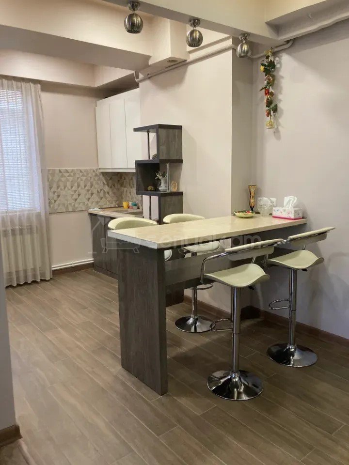3 Սենյականոց Բնակարան Նորակառույցում, 74քմ, 2/4 հարկ, Կապիտալ Վերանորոգված