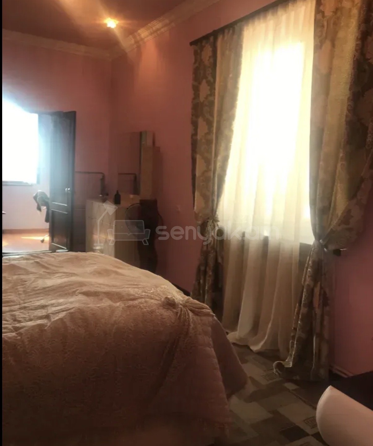 3 Սենյականոց Բնակարան Քարե Շենքում, 70քմ, 5/5 հարկ, Կապիտալ Վերանորոգված, Կահավորված