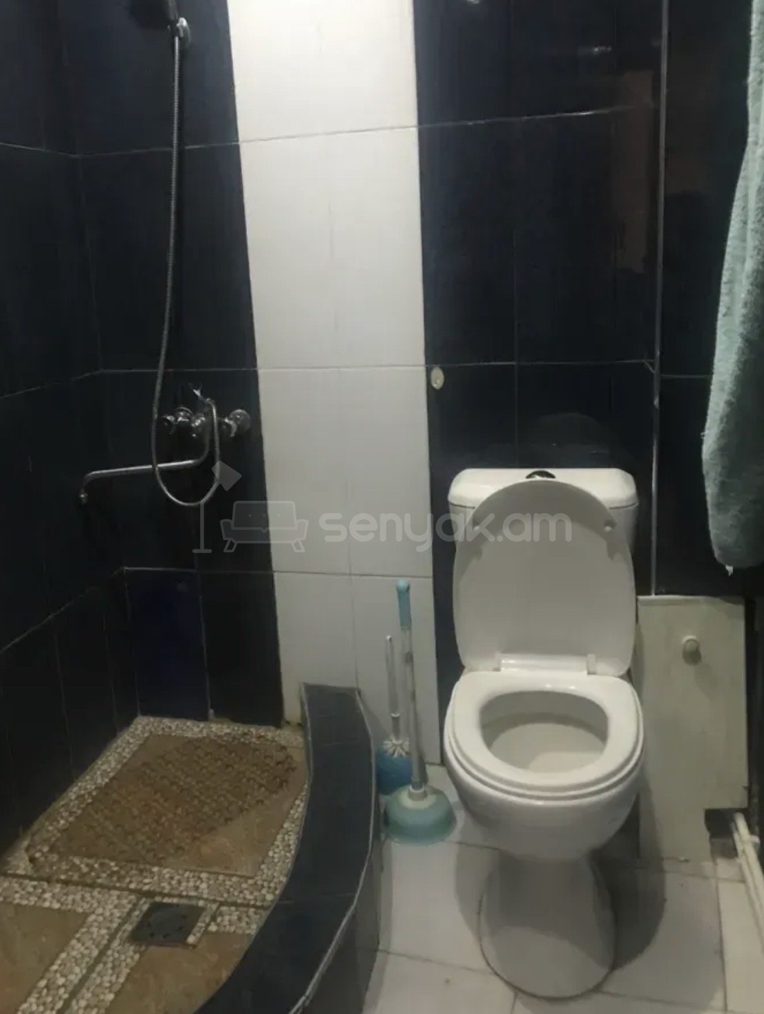 3 Սենյականոց Բնակարան Քարե Շենքում, 70քմ, 5/5 հարկ, Կապիտալ Վերանորոգված, Կահավորված