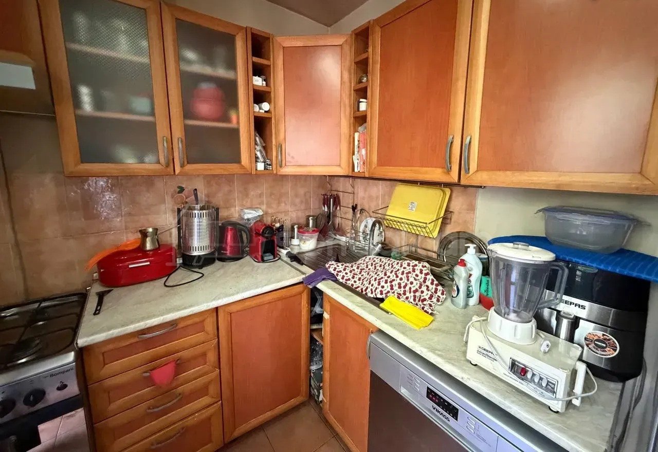 3 Սենյականոց Բնակարան Քարե Շենքում, 76քմ, 3/5 հարկ, Կապիտալ Վերանորոգված