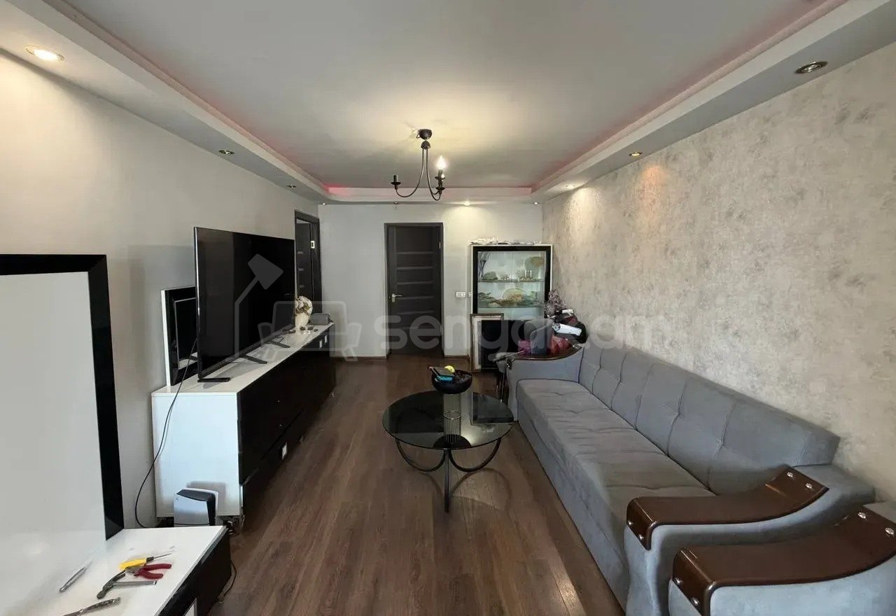 3 Սենյականոց Բնակարան Քարե Շենքում, 76քմ, 3/5 հարկ, Կապիտալ Վերանորոգված