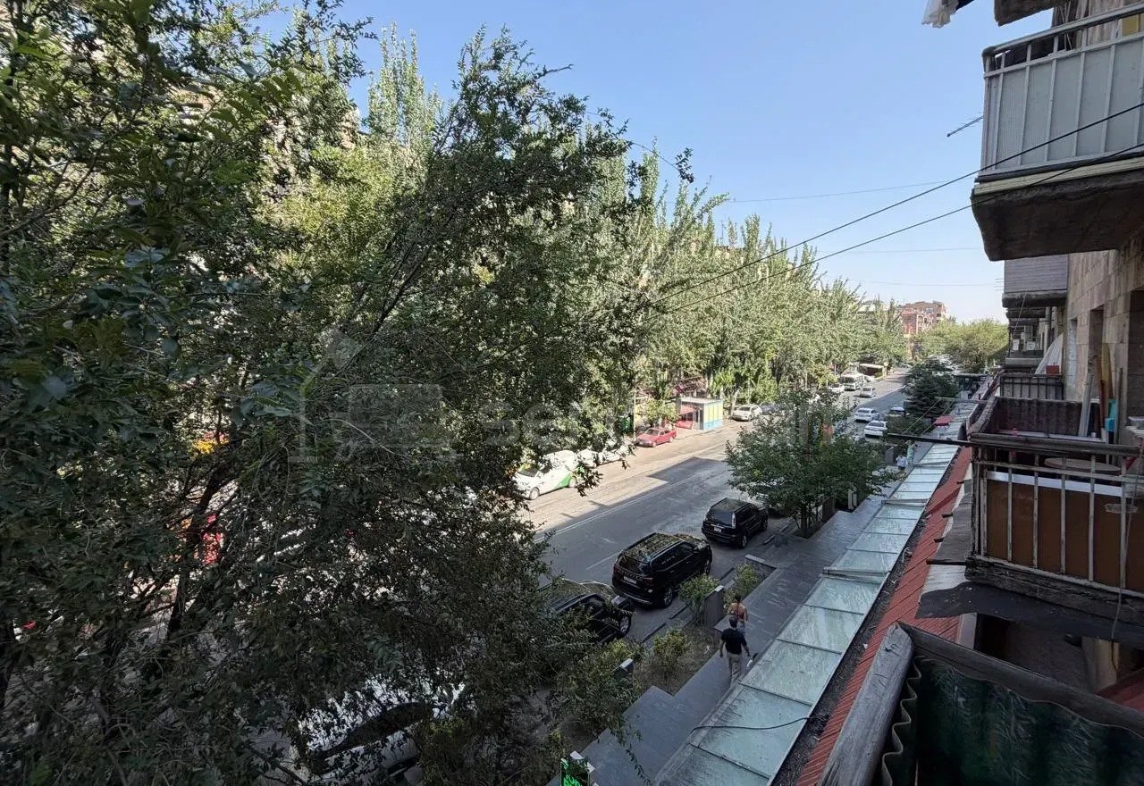 3 Սենյականոց Բնակարան Քարե Շենքում, 76քմ, 3/5 հարկ, Կապիտալ Վերանորոգված