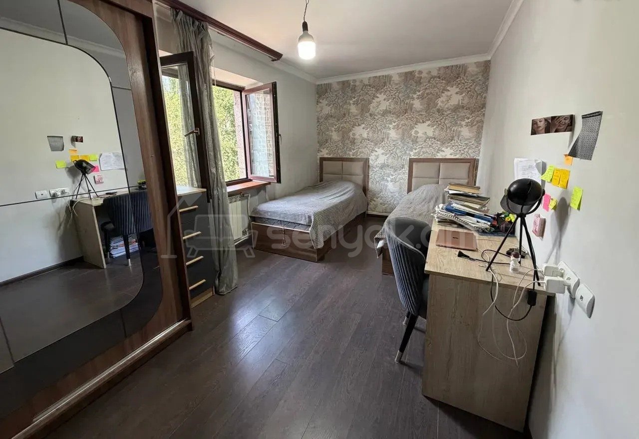 3 Սենյականոց Բնակարան Քարե Շենքում, 76քմ, 3/5 հարկ, Կապիտալ Վերանորոգված
