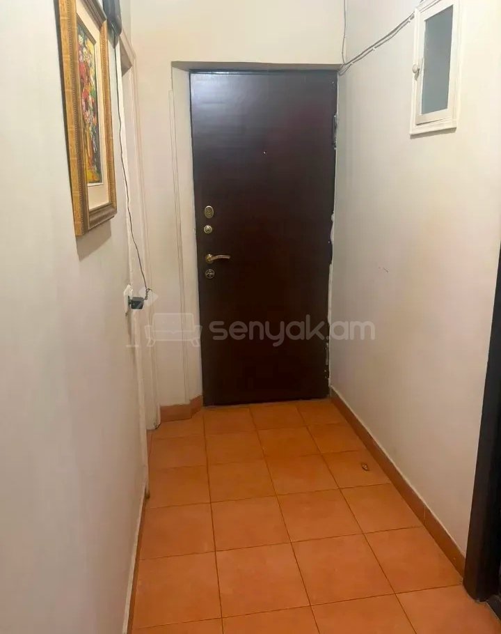 3 Սենյականոց Բնակարան Քարե Շենքում, 76քմ, 3/5 հարկ, Կապիտալ Վերանորոգված