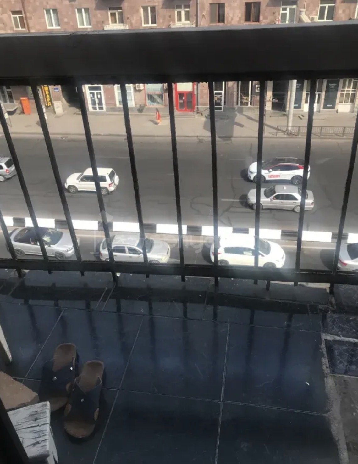 3 Սենյականոց Բնակարան Քարե Շենքում, 70քմ, 5/5 հարկ, Կապիտալ Վերանորոգված, Կահավորված