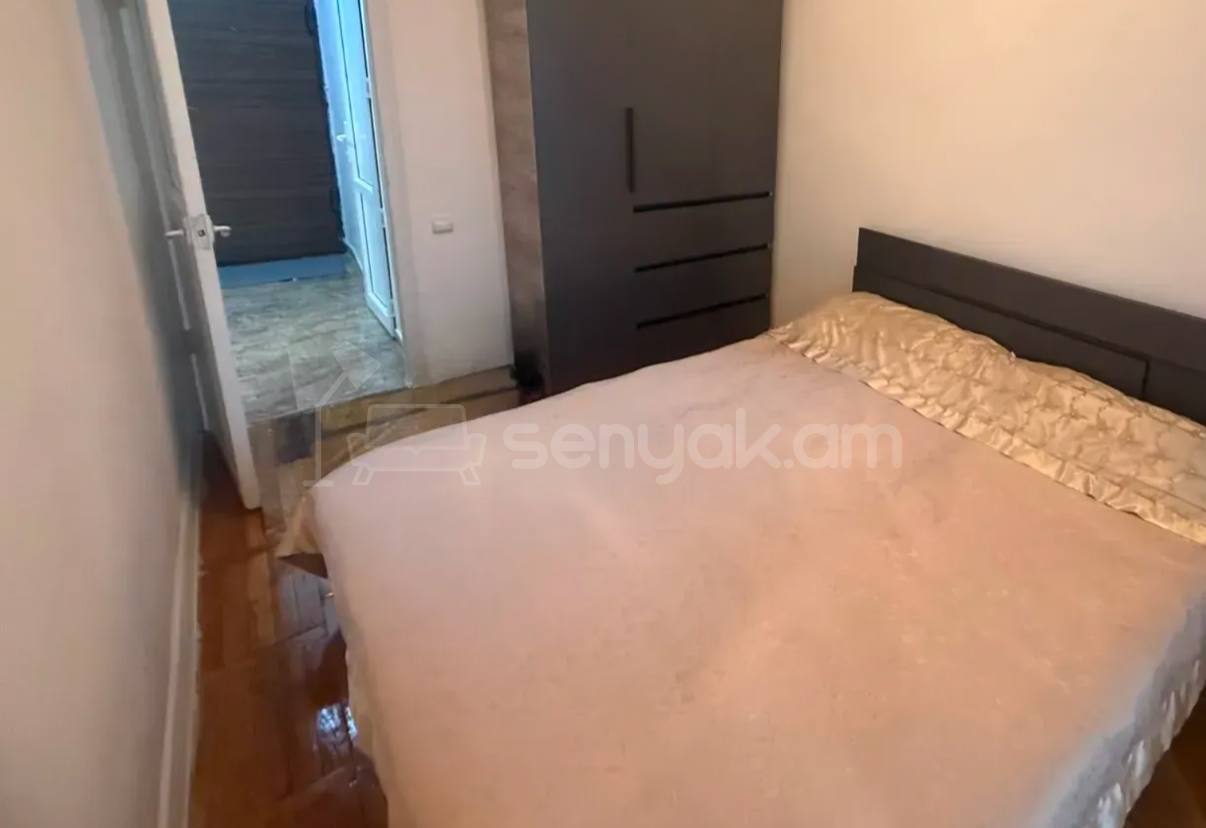 3 Սենյականոց Բնակարան Քարե Շենքում, 46քմ, 5/5 հարկ, Կոսմետիկ Վերանորոգված
