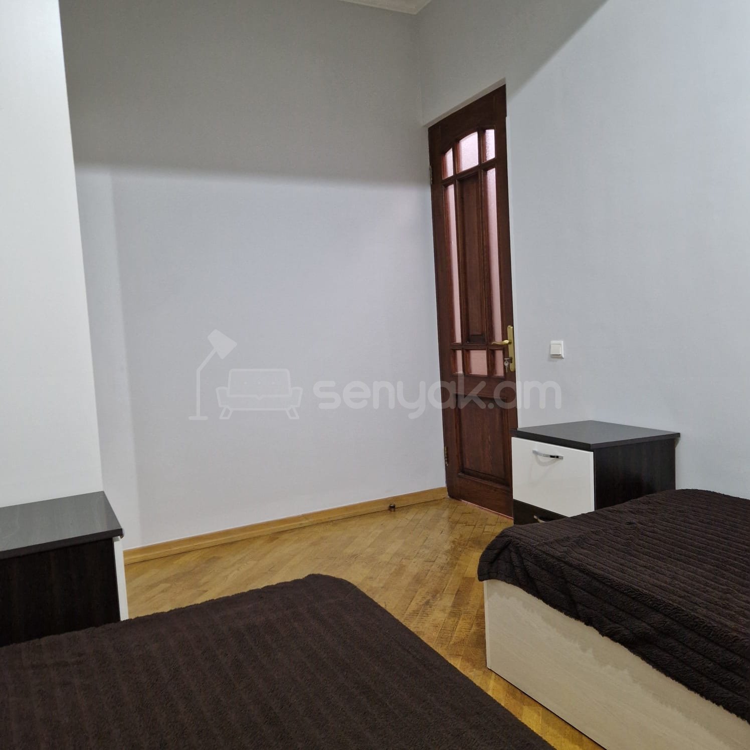 3 Սենյականոց Բնակարան Քարե Շենքում, 80քմ, 4/5 հարկ, Կապիտալ Վերանորոգված, Կահավորված