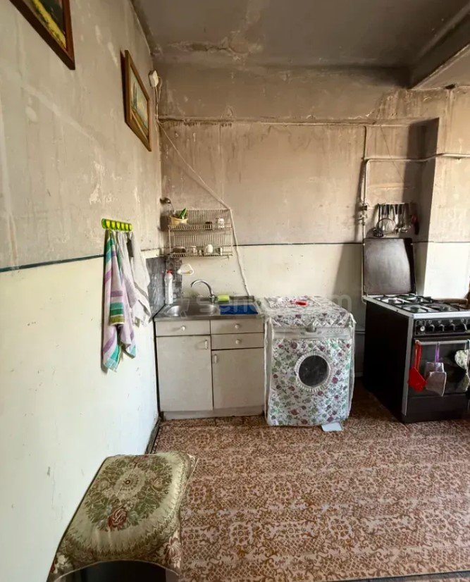 3 Սենյականոց Բնակարան, 92քմ, 5/9 հարկ, Պետական Վիճակում