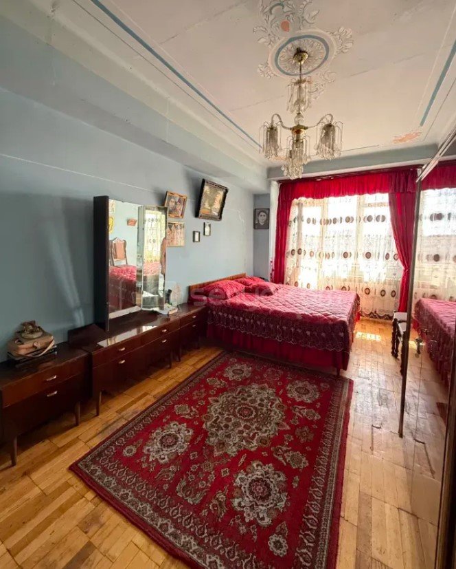3 Սենյականոց Բնակարան, 92քմ, 5/9 հարկ, Պետական Վիճակում