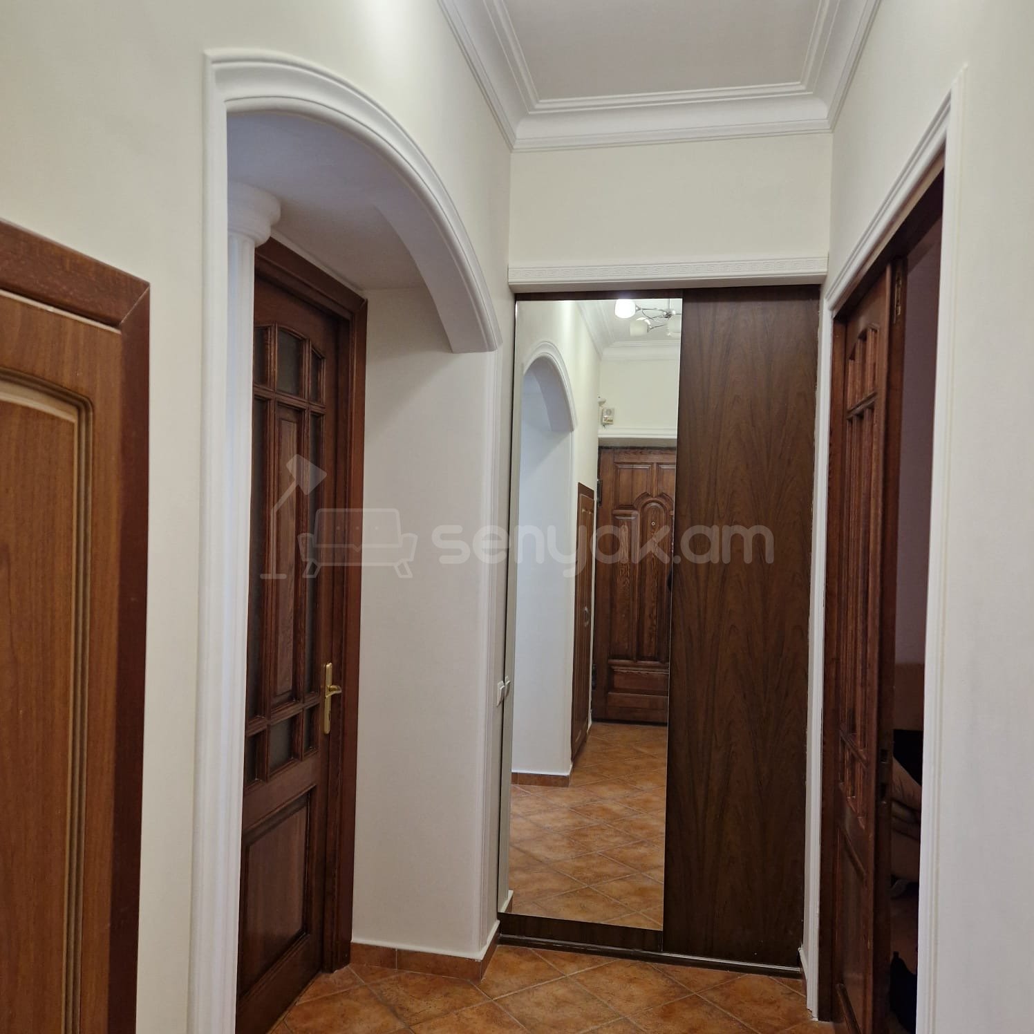 3 Սենյականոց Բնակարան Քարե Շենքում, 80քմ, 4/5 հարկ, Կապիտալ Վերանորոգված