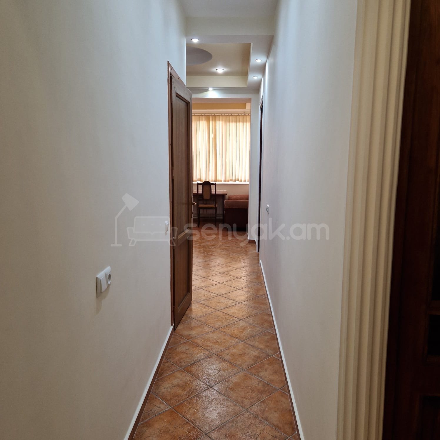 3 Սենյականոց Բնակարան Քարե Շենքում, 80քմ, 4/5 հարկ, Կապիտալ Վերանորոգված