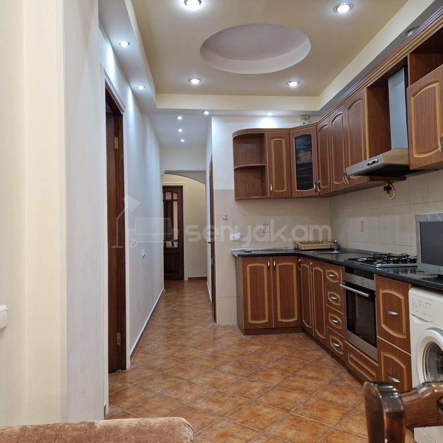 3 Սենյականոց Բնակարան Քարե Շենքում, 80քմ, 4/5 հարկ, Կապիտալ Վերանորոգված