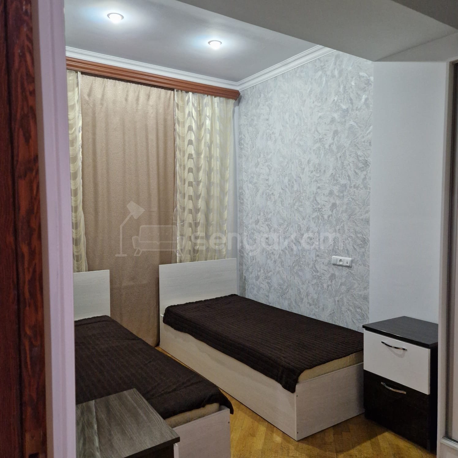3 Սենյականոց Բնակարան Քարե Շենքում, 80քմ, 4/5 հարկ, Կապիտալ Վերանորոգված