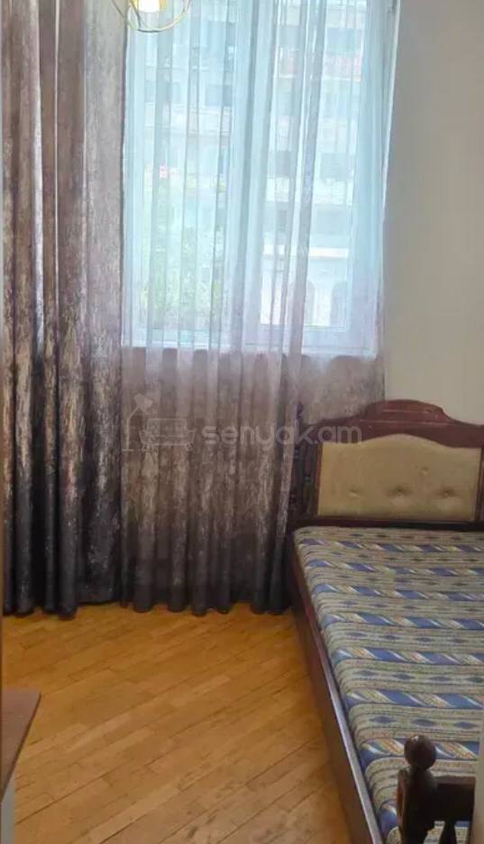 4 Սենյականոց Բնակարան Քարե Շենքում, 87քմ, 3/5 հարկ, Կոսմետիկ Վերանորոգված, Կահավորված