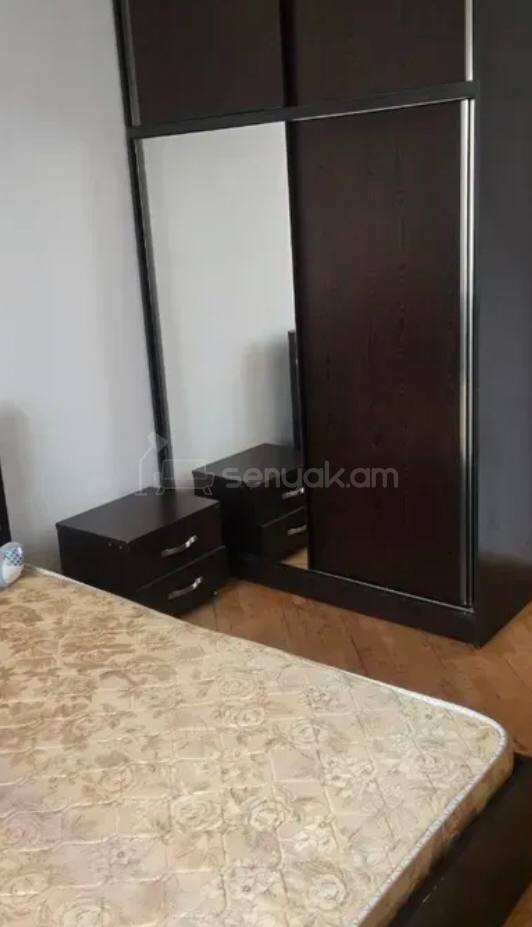 4 Սենյականոց Բնակարան Քարե Շենքում, 87քմ, 3/5 հարկ, Կոսմետիկ Վերանորոգված, Կահավորված