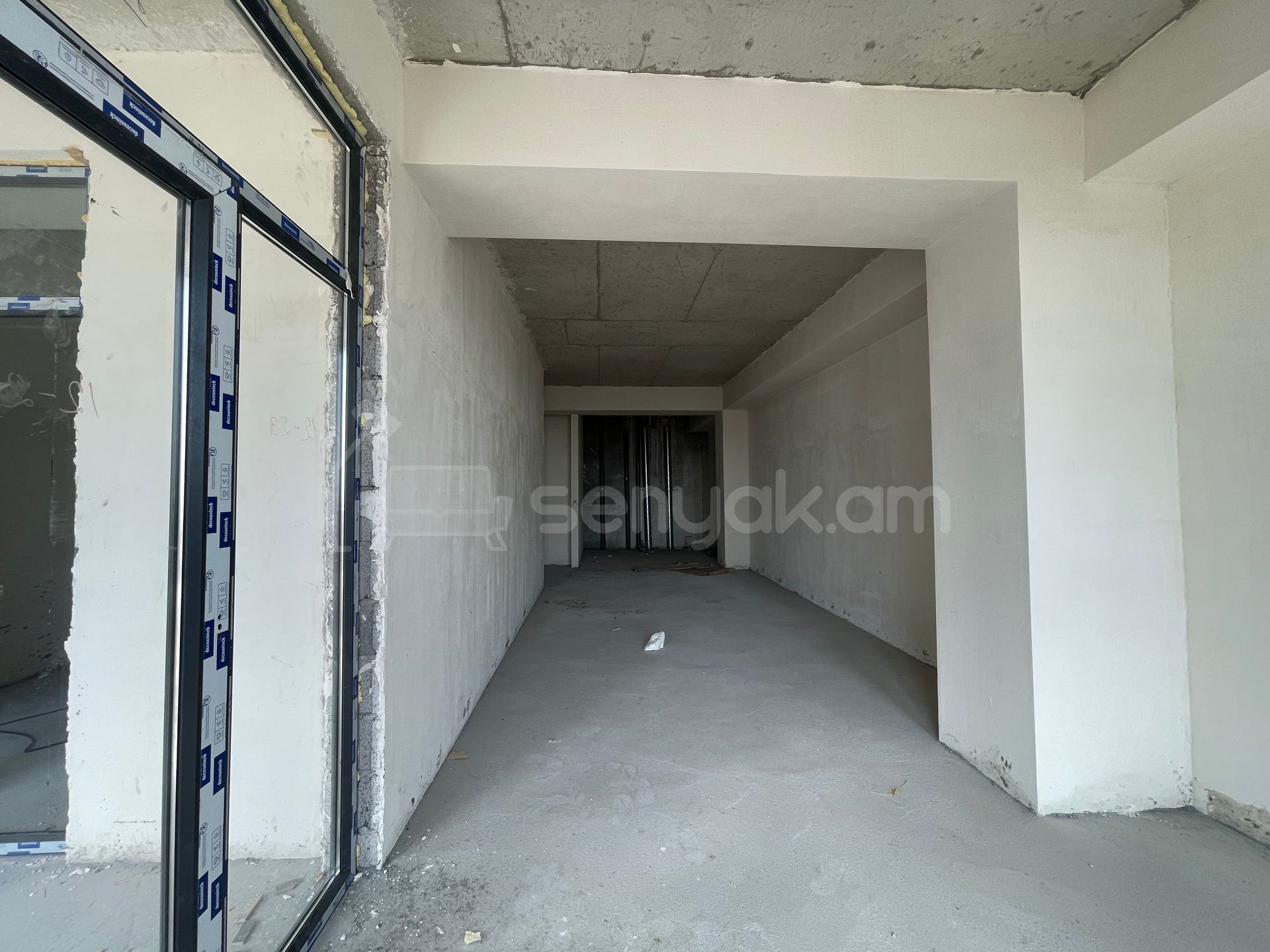 4 Սենյականոց Բնակարան Նորակառույցում, 140քմ, 13/19 հարկ, Զրոյական Վիճակում