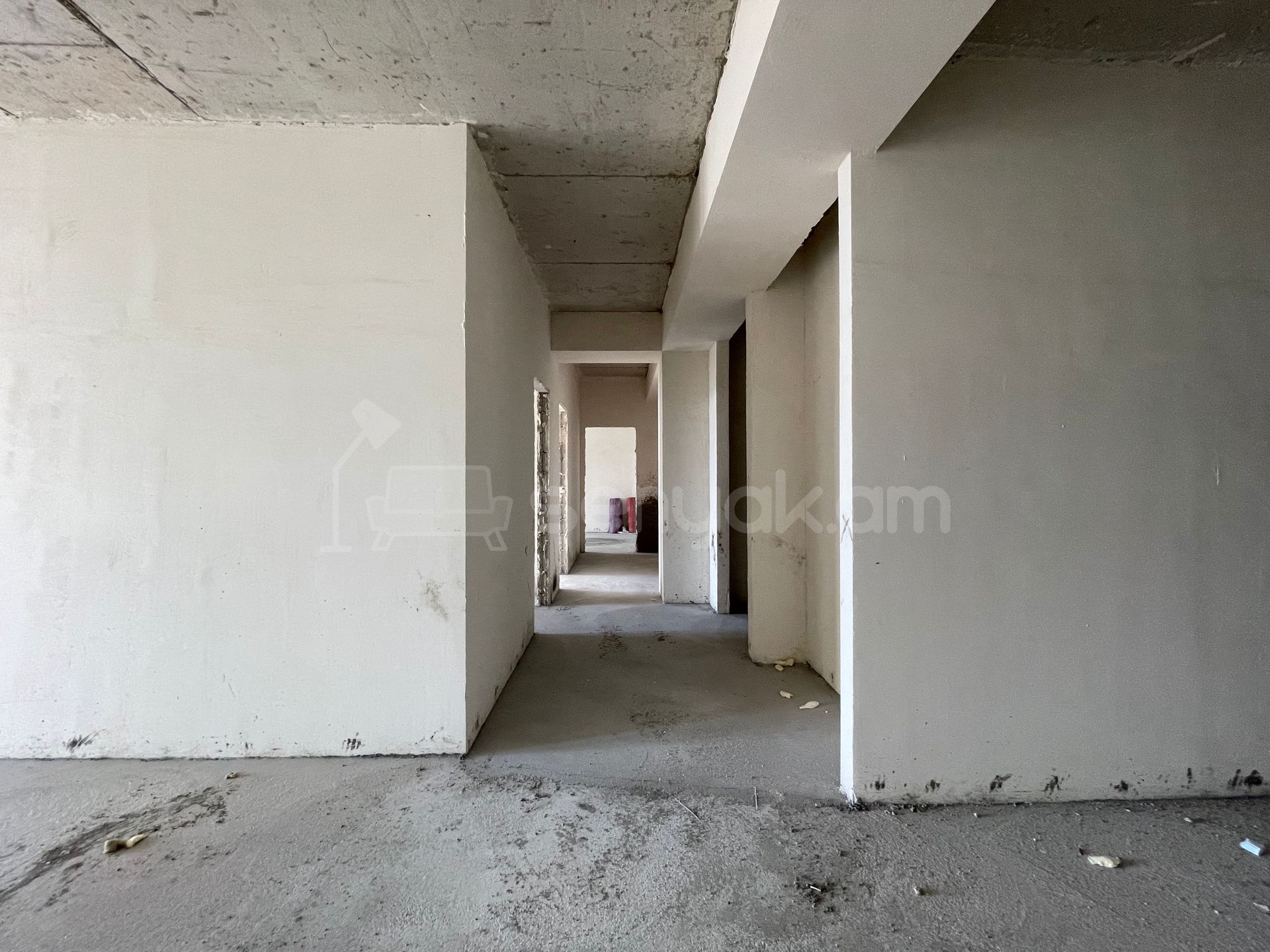 4 Սենյականոց Բնակարան Նորակառույցում, 140քմ, 13/19 հարկ, Զրոյական Վիճակում