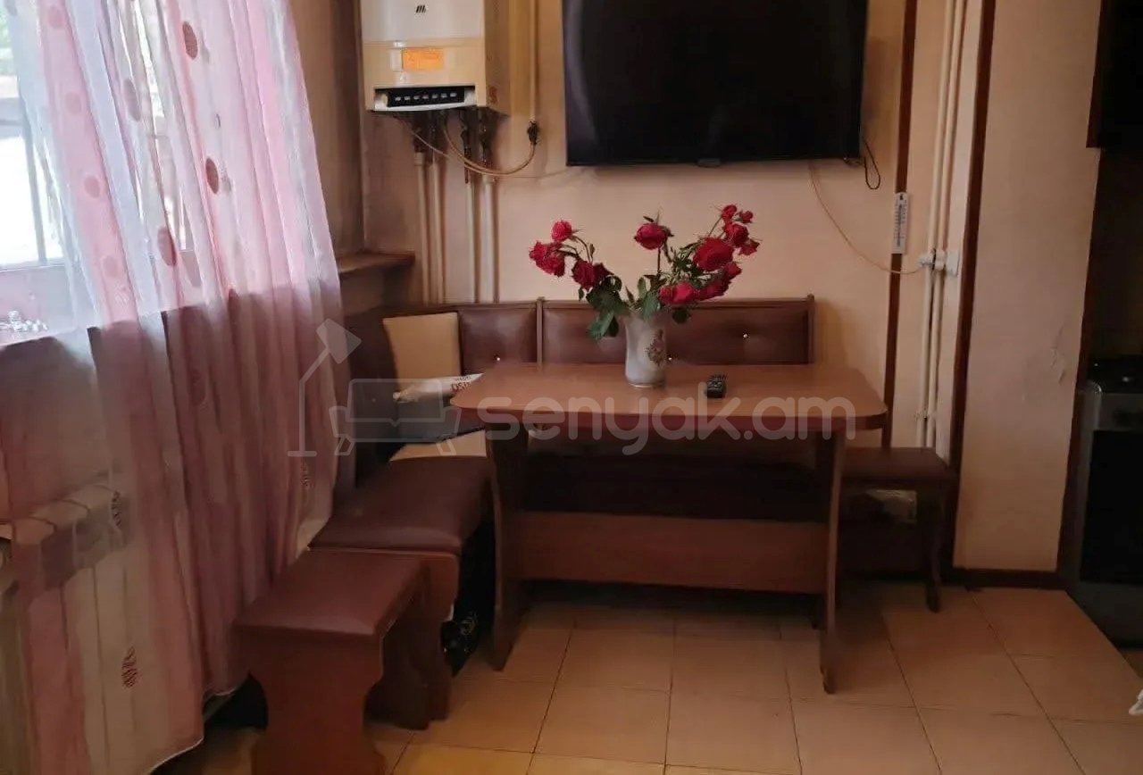 3 Սենյականոց Բնակարան, 72քմ, 1/4 հարկ, Կապիտալ Վերանորոգված