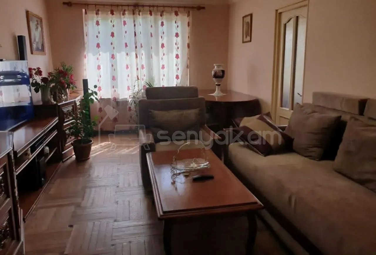 3 Սենյականոց Բնակարան, 72քմ, 1/4 հարկ, Կոսմետիկ Վերանորոգված
