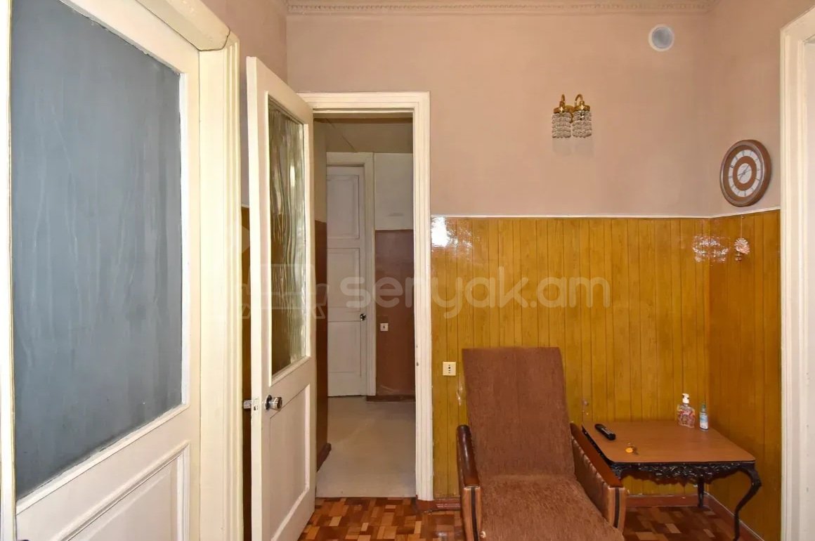 3 Սենյականոց Բնակարան Քարե Շենքում, 85քմ, 2/4 հարկ, Նորմալ Վիճակում