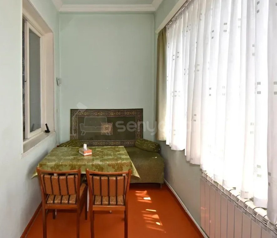 3 Սենյականոց Բնակարան Քարե Շենքում, 85քմ, 2/4 հարկ, Նորմալ Վիճակում