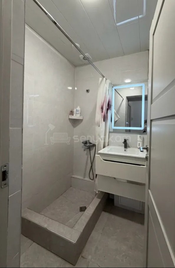 2 Սենյականոց Բնակարան, 61քմ, 4/5 հարկ, Կոսմետիկ Վերանորոգված