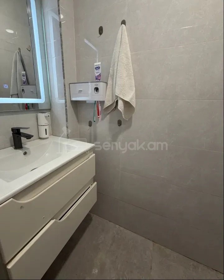 2 Սենյականոց Բնակարան, 61քմ, 4/5 հարկ, Կոսմետիկ Վերանորոգված