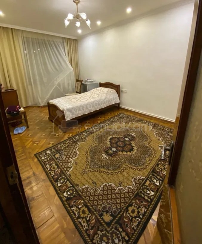 3 Սենյականոց Բնակարան Քարե Շենքում, 75քմ, 1/5 հարկ, Կոսմետիկ Վերանորոգված