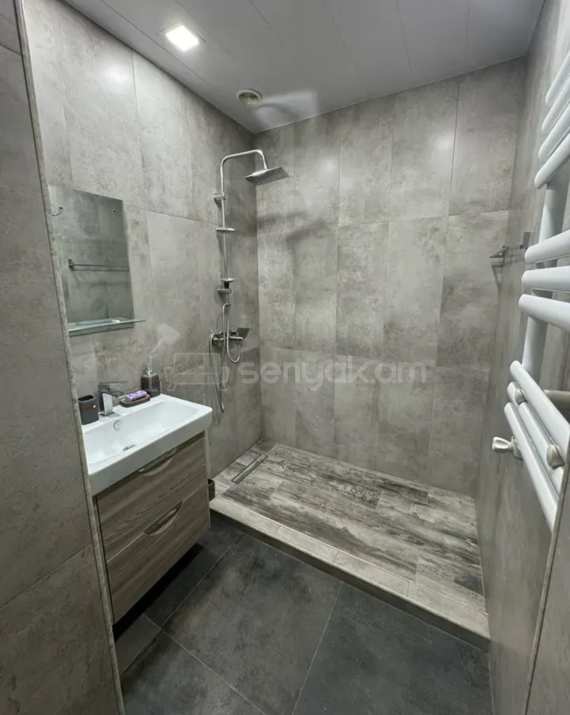 3 Սենյականոց Բնակարան, 100քմ, 8/9 հարկ, Կապիտալ Վերանորոգված, Կահավորված
