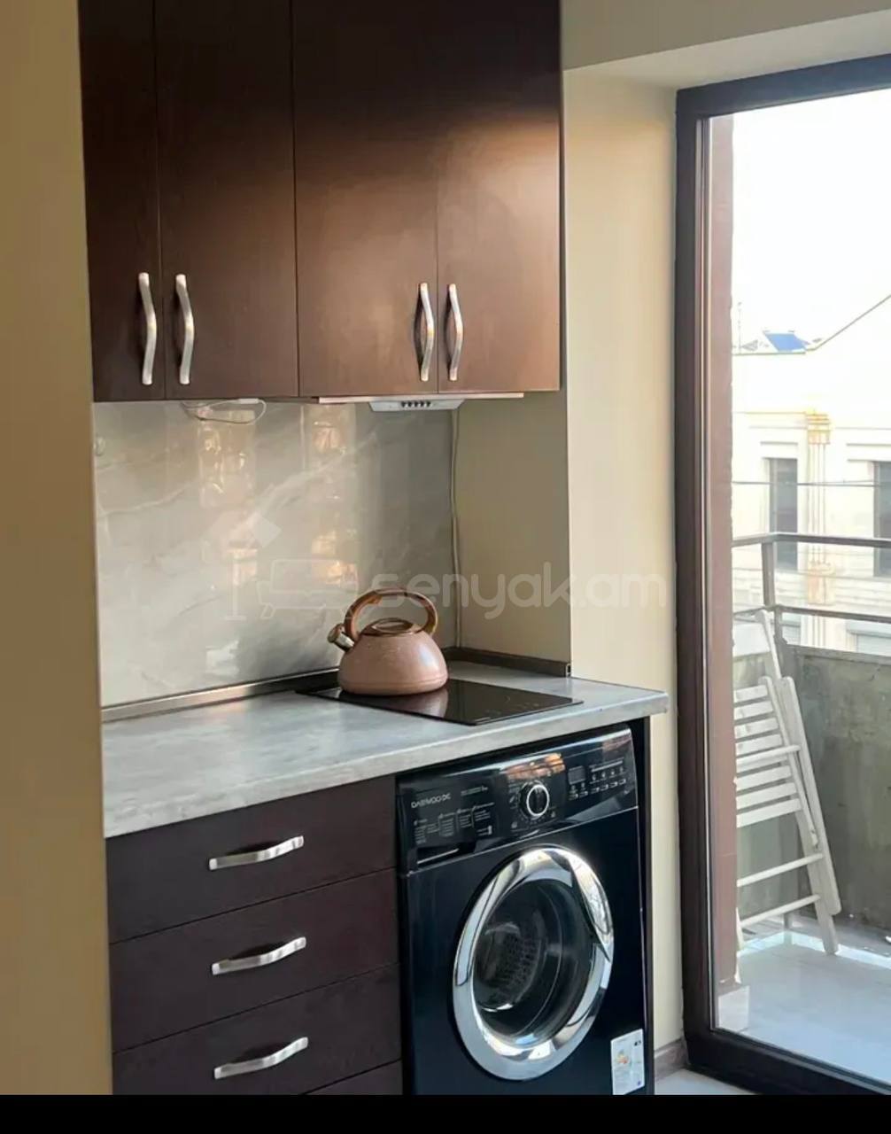 2 Սենյականոց Բնակարան Քարե Շենքում, 48քմ, 4/5 հարկ, Կապիտալ Վերանորոգված, Կահավորված